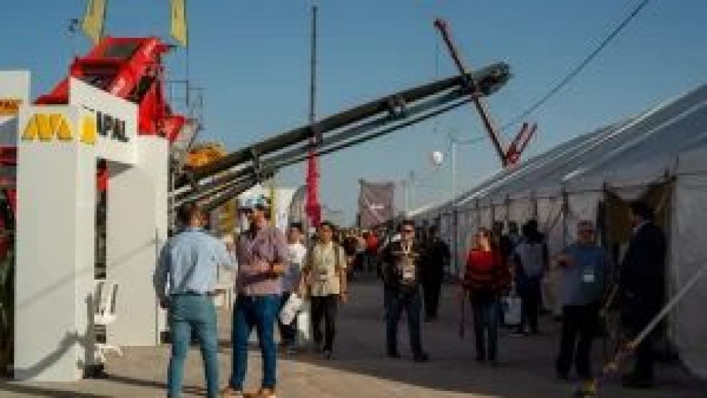 La exposición "mas federal" tendrá lugar el próximo 21, 22 y 23 de mayo en el predio Cepas Sanjuaninas. Llegará luego del Foro de Transición Energética e Hidrógeno Verde, el 26 de abril en Comodoro Rivadavia, y antes del Argentina Energy Week Summit & Ex