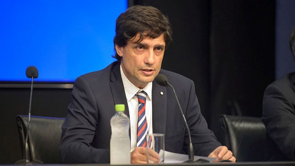 Hernán Lacunza alertó por el atraso cambiario