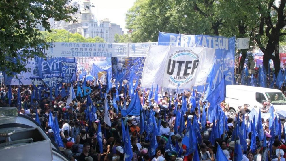 Piqueteros realizarán cortes de ruta "contra el ajuste de Milei y Pettovello".