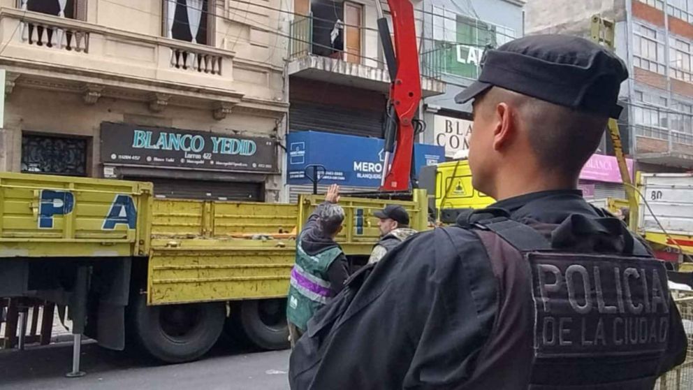 Desalojo de un edificio de Balvanera: fue denunciado más de 40 veces por los vecinos por hechos de inseguridad