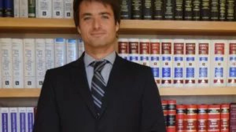  El secretario de pesca de la provincia, Andr�s Arbeletche, explic� que se trata de permisos otorgados mediante una resoluci�n "lesiva al inter�s p�blico". Una vez que se declaren nulas, se realizar� una convocatoria a interesados y lo recaudado se destin