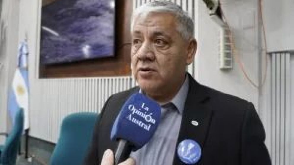 Antes de la primera sesión de 2024 del Parlamento Patagónico, el vicepresidente del cuerpo subrayó la importancia de sostener el bloque "en tiempos difíciles, donde seguimos siendo el patio trasero de la Argentina". Dijo que eso "nos tiene que mantener u