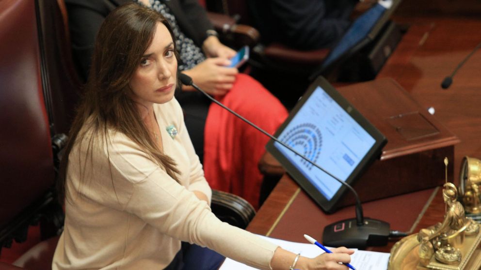 zzzznacp2NOTICIAS ARGENTINAS BAIRES, MARZO 14: Victoria Villarruel preside la sesin del Senado de la Nacin inicia la sesin especial en la que se discutir el Decreto de Necesidad y Urgencia 70/2023, que desregula la economa y desburocratiza el Estado.Foto 