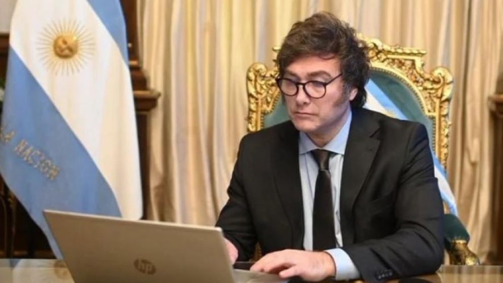 Javier Milei sigue el debate de Bases y del paquete fiscal desde Olivos