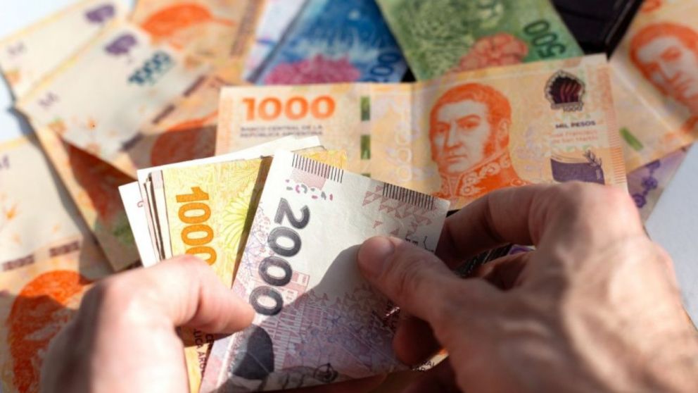 Las tasas de interés bajaron dos veces en los últimos 15 días de abril