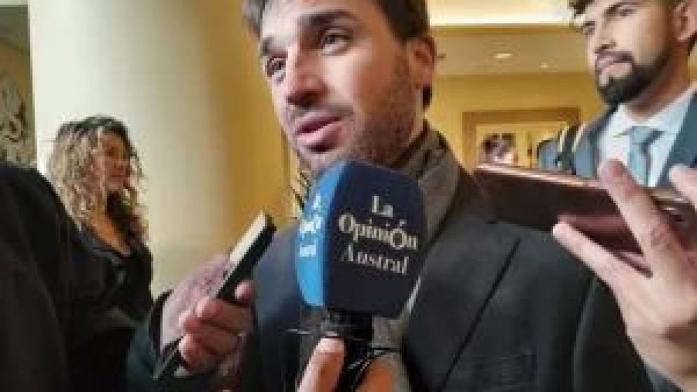  En di�logo con La Opini�n Austral, el gobernador de Chubut asegur� que es necesario que haya un presidente que piense en una argentina federal: " Eso se puede lograr desde la Patagonia, no tengo dudas", indic�.