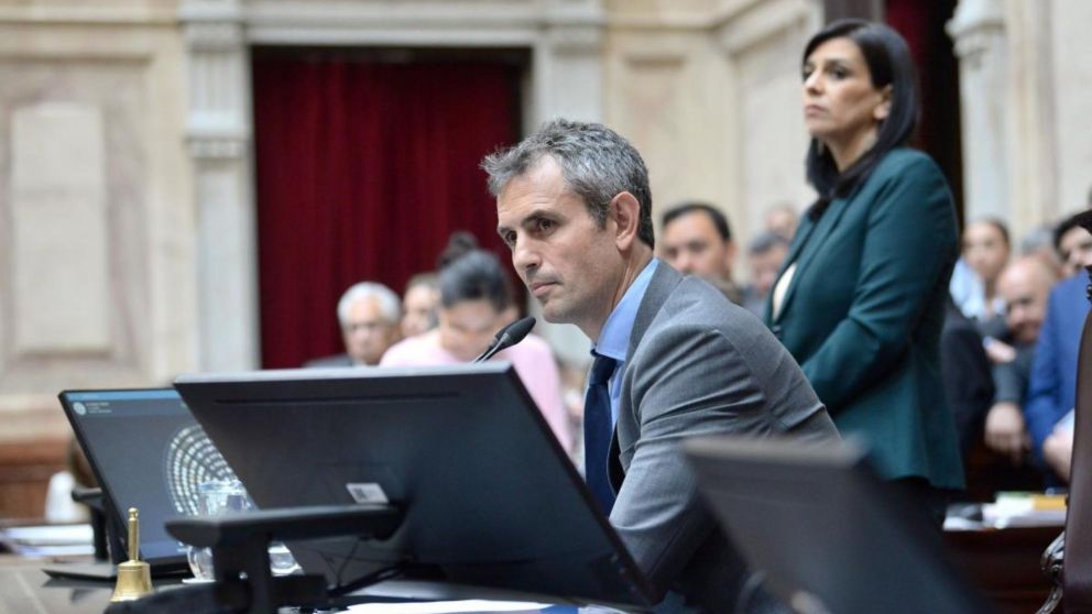 El oficialismo busca la media sanción de la la ley Bases