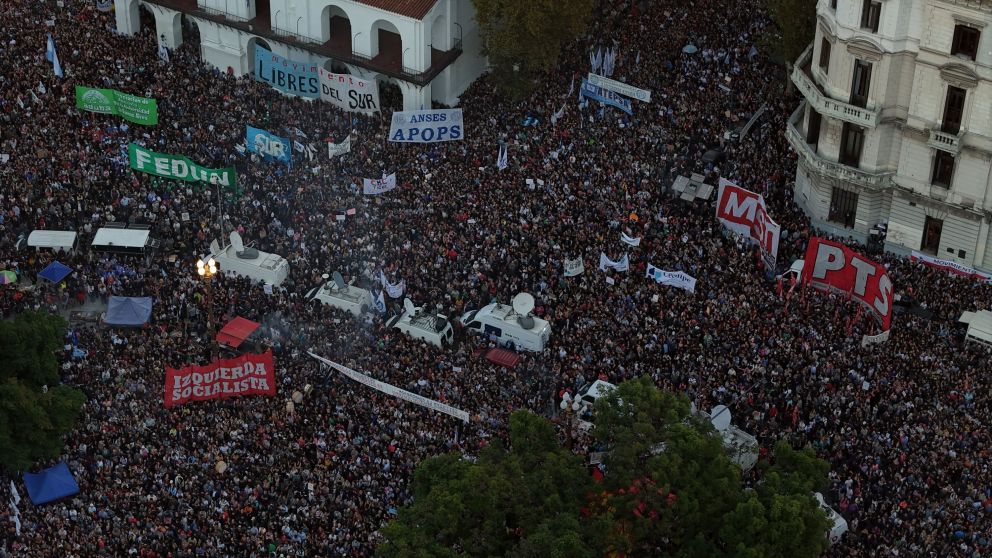 Marcha Universitaria,un capítulo de las deudas gemelas según las centrales obreras