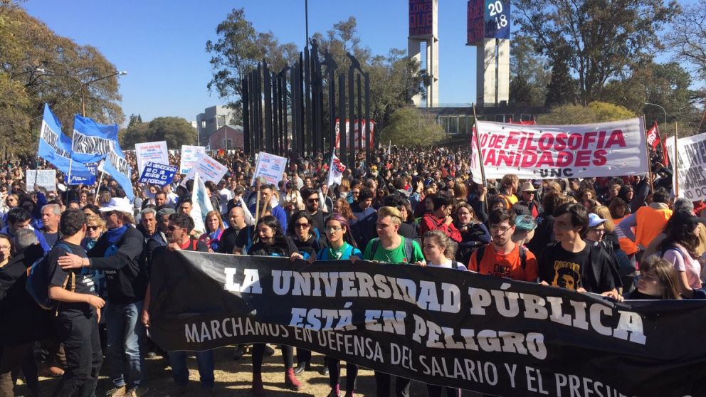 Universidades Di Tella y de San Andrés, adhieren a la marcha de mañana.