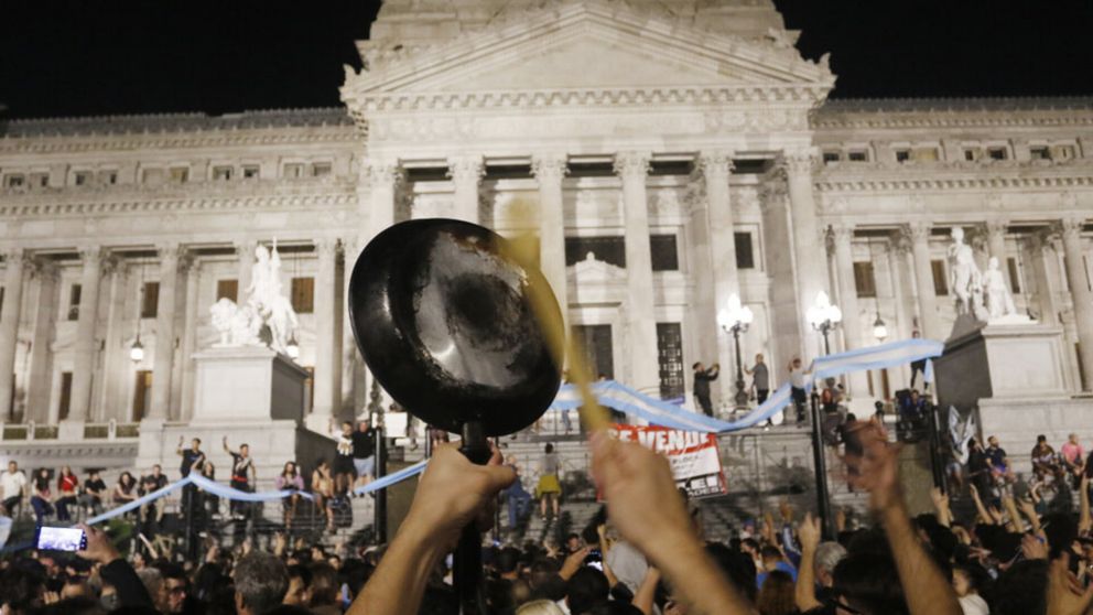 La multiplicidad de barrios involucrados en el ccerolazo por la reforma laboral mostr� un descontento transversal