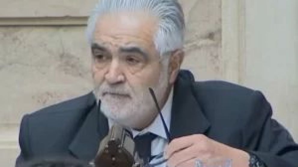 El Diputado Nacional, Sergio Acevedo, se refirió respecto al desfinanciamiento del gobierno nacional hacia sectores de Santa Cruz. "Es una iniciativa que pretende que los que más tienen paguen menos", señaló el legislador.