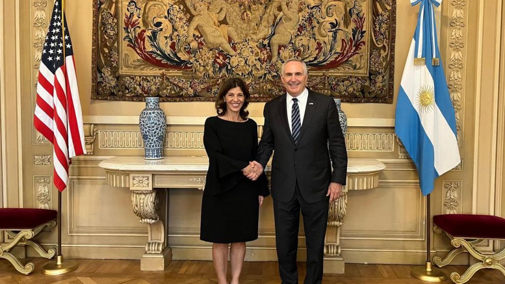 Florencia Misrahi se reuni� con el embajador Marc Stanley