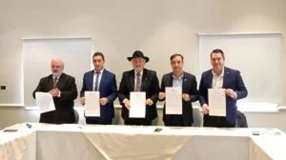 Comodoro Rivadavia, Río Gallegos, Viedma y Río Grande acordaron trabajara para "lograr un desarrollo sustentable y que construimos para definir nuestra productivo, energético y logístico de socialmente justo". Además, apostaron por la construcción de "so
