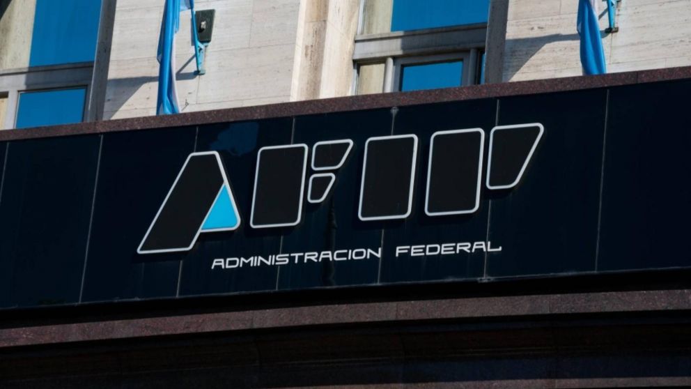 La recaudación de marzo cayó por la quita de Ganancias y la recesión