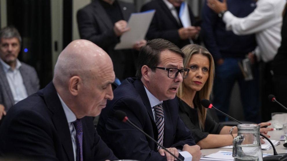 La ley bases se tratará después del capítulo fiscal