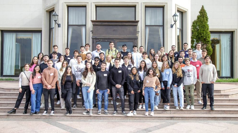 Los pasantes reciben un acompañamiento integral que les permite seguir aprendiendo y potenciando su desarrollo
