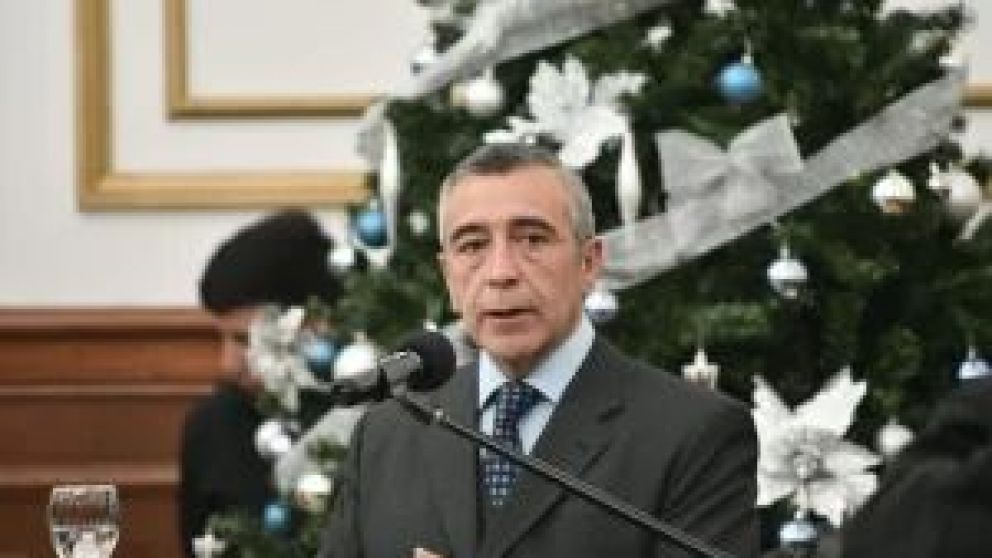 El ministro de Energía y Minería de la provincia santacruceña reveló que el gobernador Claudio Vidal continúa en Buenos Aires con las tratativas para que no se caiga la producción de petróleo en los pozos maduros de la zona norte. "En Santa Cruz la petro