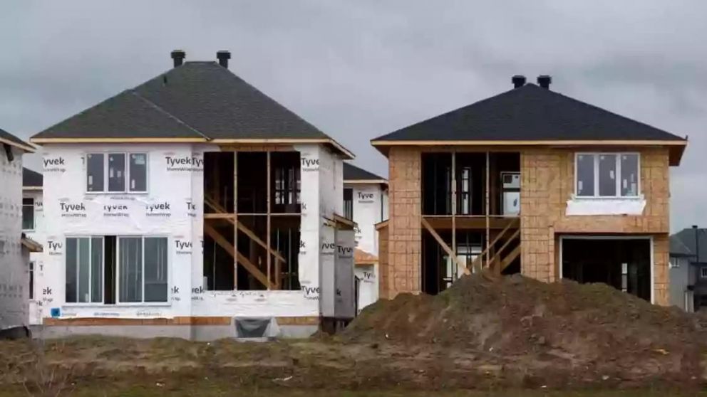 Combustible y vivienda empujan la inflación en Canadá