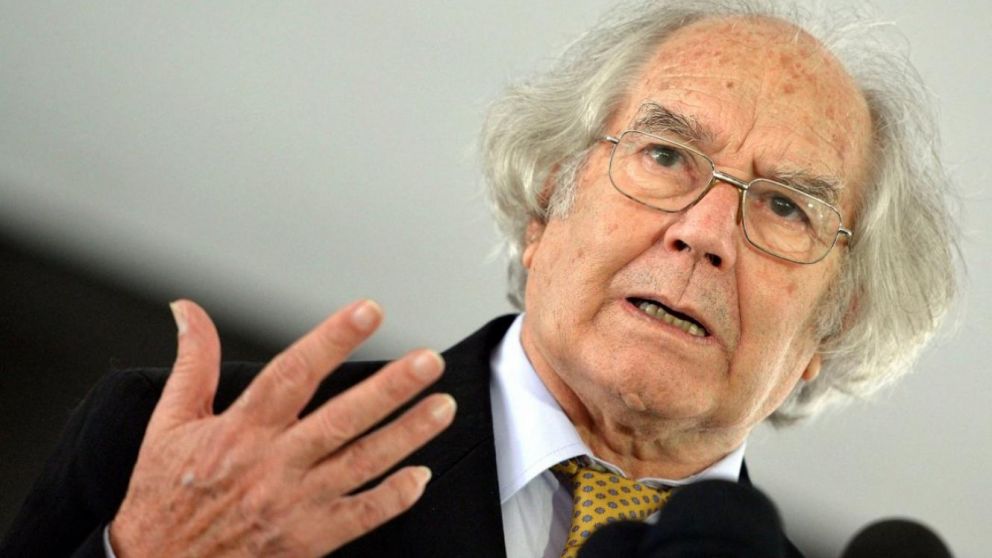 Adolfo Pérez Esquivel cuestionó a Javier Milei: "No hay plata, pero para una guerra sí"