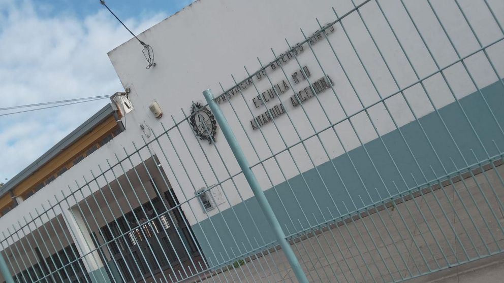 Terror en Escobar: delincuentes a los tiros en una escuela