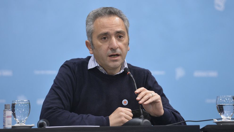 Larroque invit� a "los auditores externos" a que salgan a dar el debate.