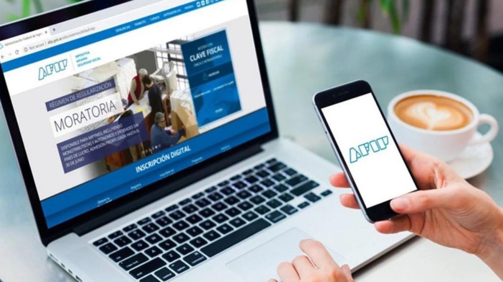 Mirá que tramites de AFIP podés hacer por WhatsApp