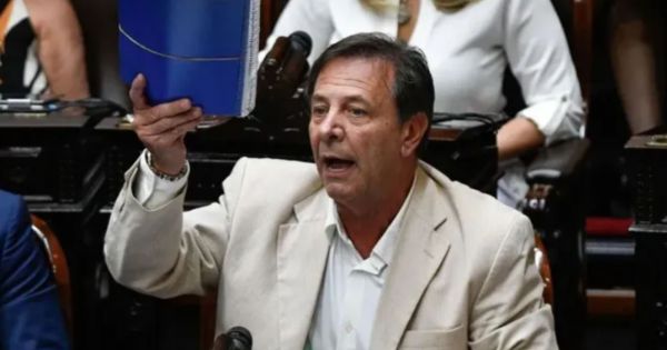 Interpelación a Adorni: Zago anticipa caída antes del 23 de junio