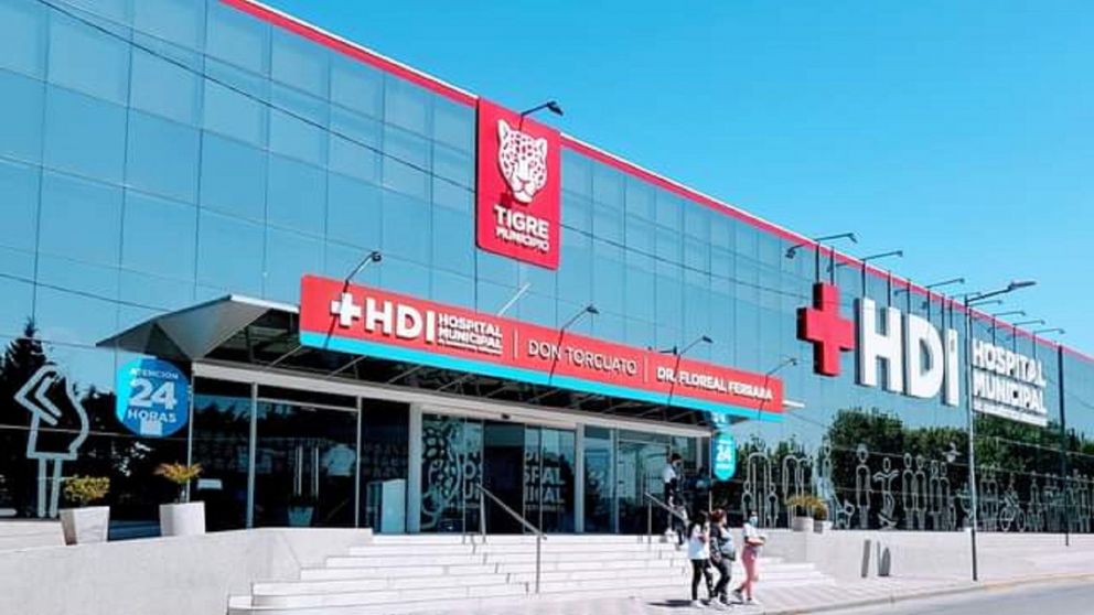 Vecinos denuncian maltratos y médicos que duermen en un Hospital de Tigre.