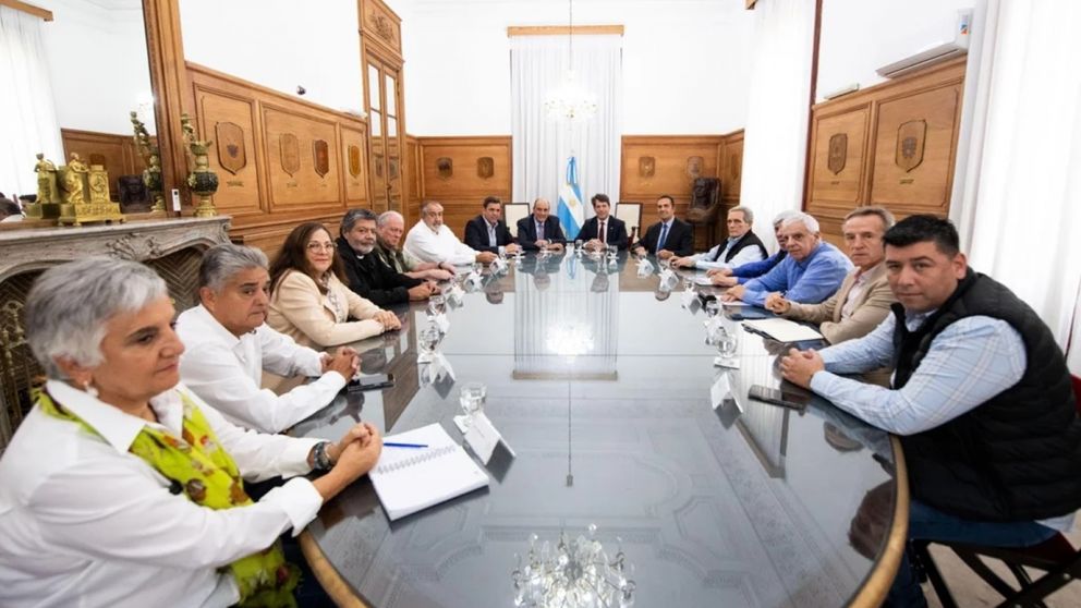 El Gobierno recibi� a la CGT y comenz� la negociaci�n por una reforma laboral acordada