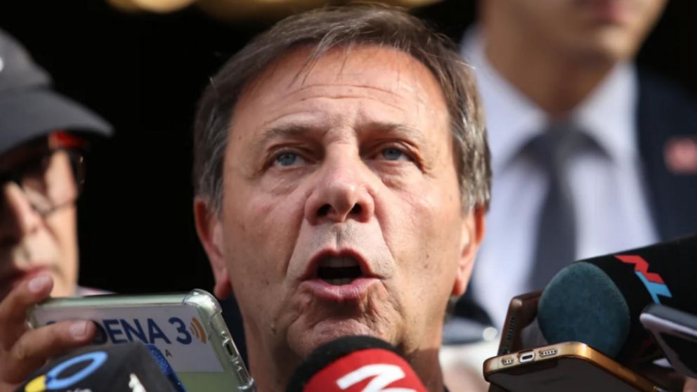 "Si quieren que deje la presidencia, lo hago", amenazó Zago antes de la reunión