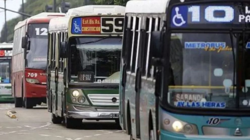 Se levantó el paro de colectivos en todo el país