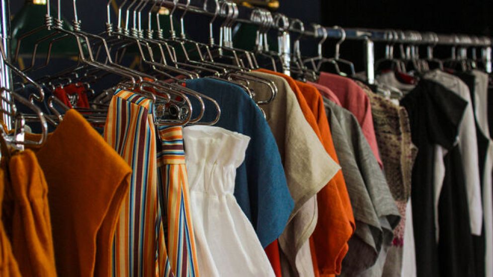El Gobierno flexibilizó el ingreso de importaciones de textiles y electro