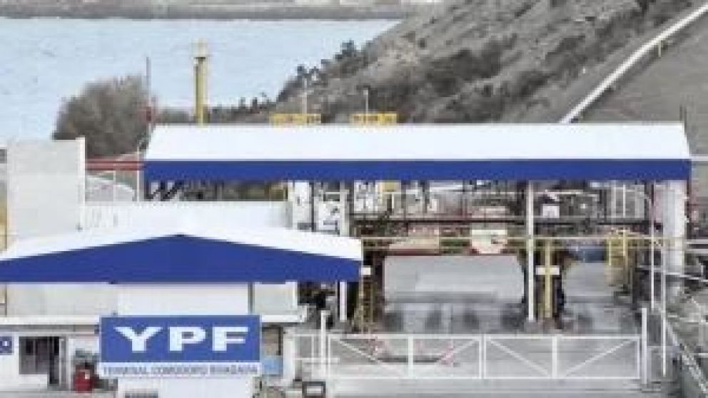 Ante la inminente retirada de la petrolera, la Municipalidad de Comodoro exigió el establecimiento de un programa de trabajo, que comprometa a la empresa a garantizar la continuidad laboral y empresarial.
