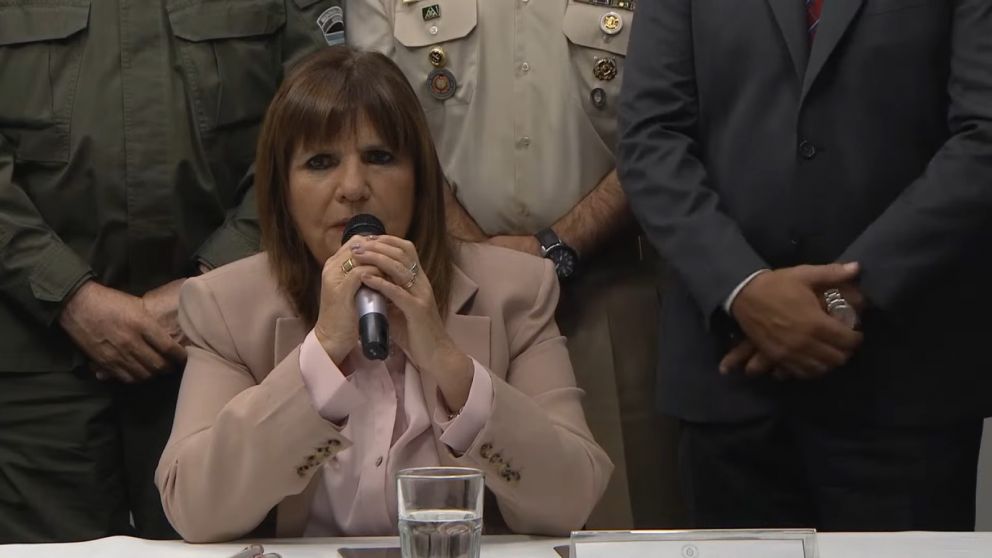 "Le pedimos a todos los diputados y senadores que voten de manera rápida dando la discusión que quieran", expresó