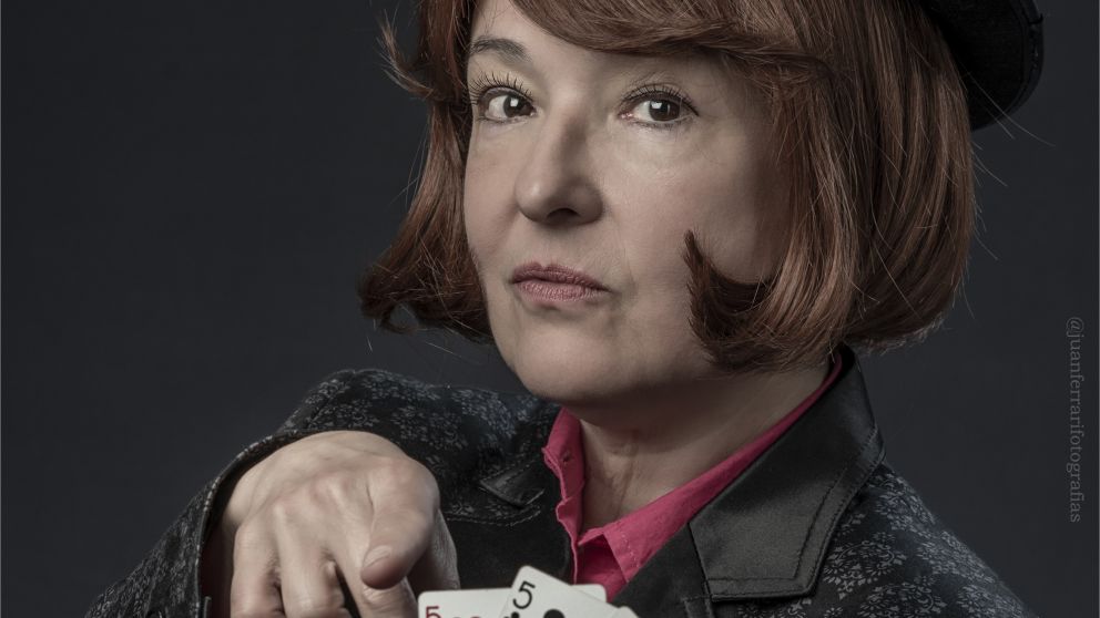 Eugenia Alonso como Delia Kamia, primera maga argentina