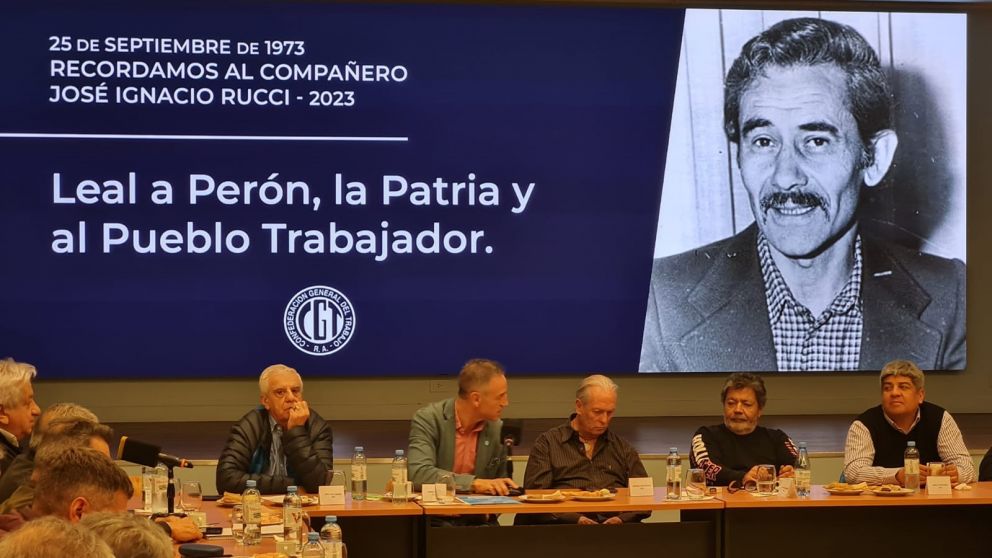 La CGT fustigó a Milei mientras que Barrionuevo le proveerá fiscales