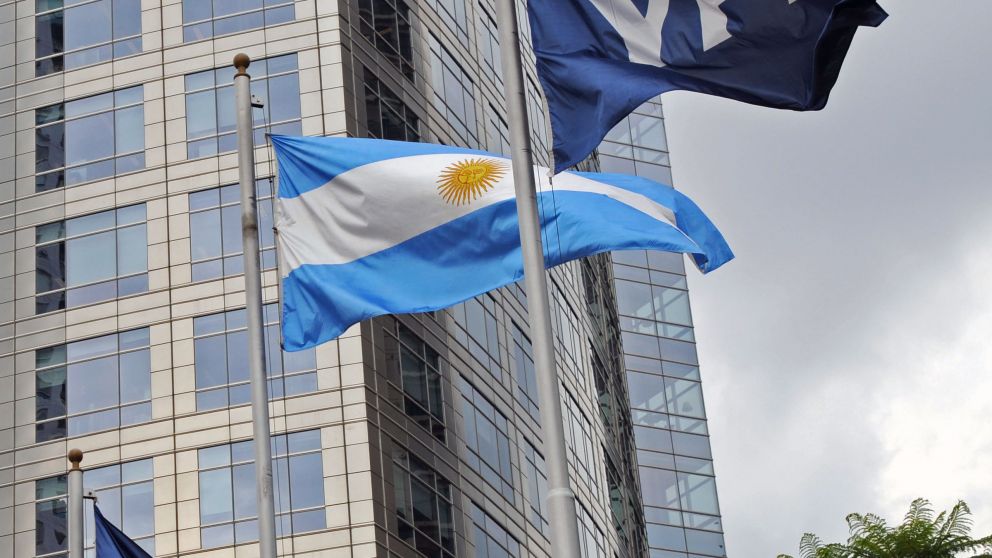 YPF consigui� una adhesi�n del 60% en el canje del bono 2021