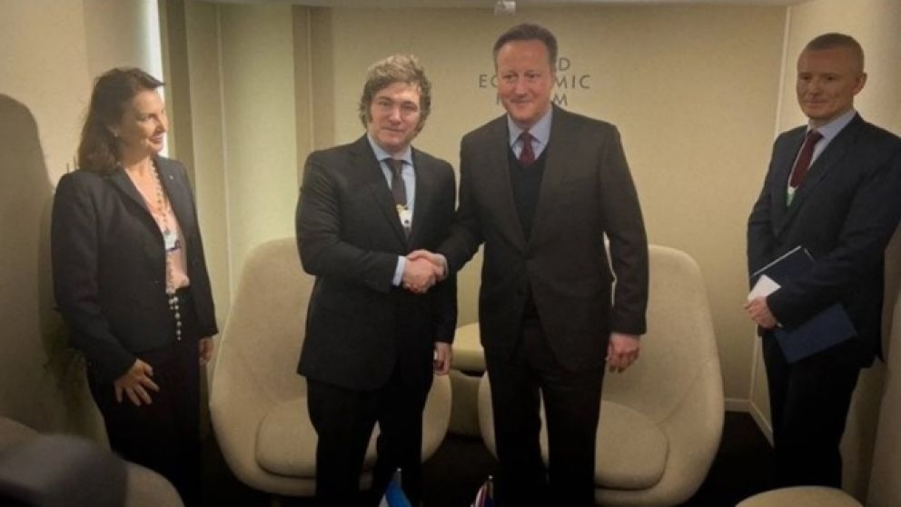El encuentro entre el presidente argentino y el primer ministro británico en Davos