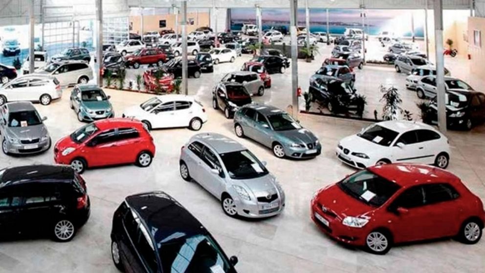 Cayeron los patentamientos de autos
