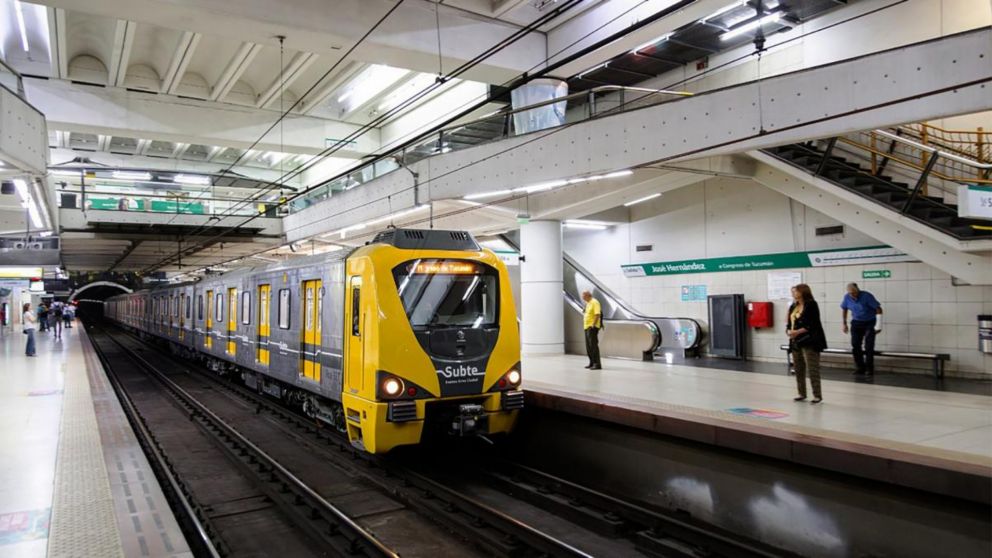 Reabre la línea D, pero cierra una estación en la línea B