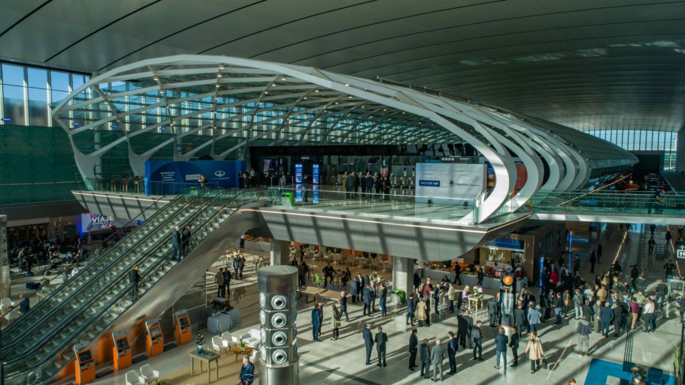 Fin de semana XXL: entrarán 240.000 pasajeros por el aeropuerto de Ezeiza