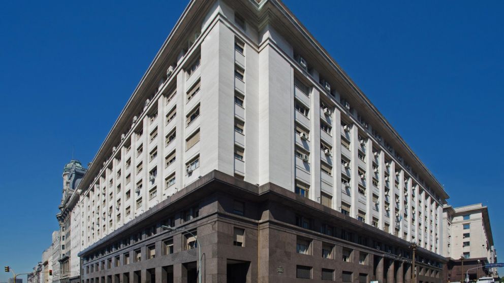 El Ministerio de Economía logró colocar $545.000 millones