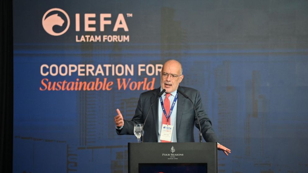 "En este sentido es muy importante seguir mejorando la calidad del ajuste fiscal. Calidad, quiero subrayar, no cantidad", insistió Valdés