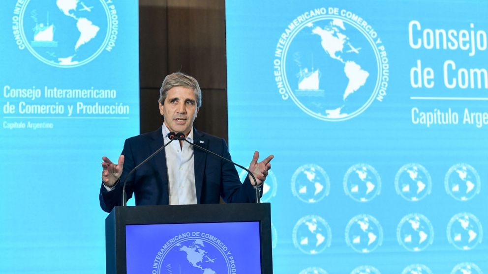 El ministro de Economía, Luis Caputo, impulsor del fuerte ajuste