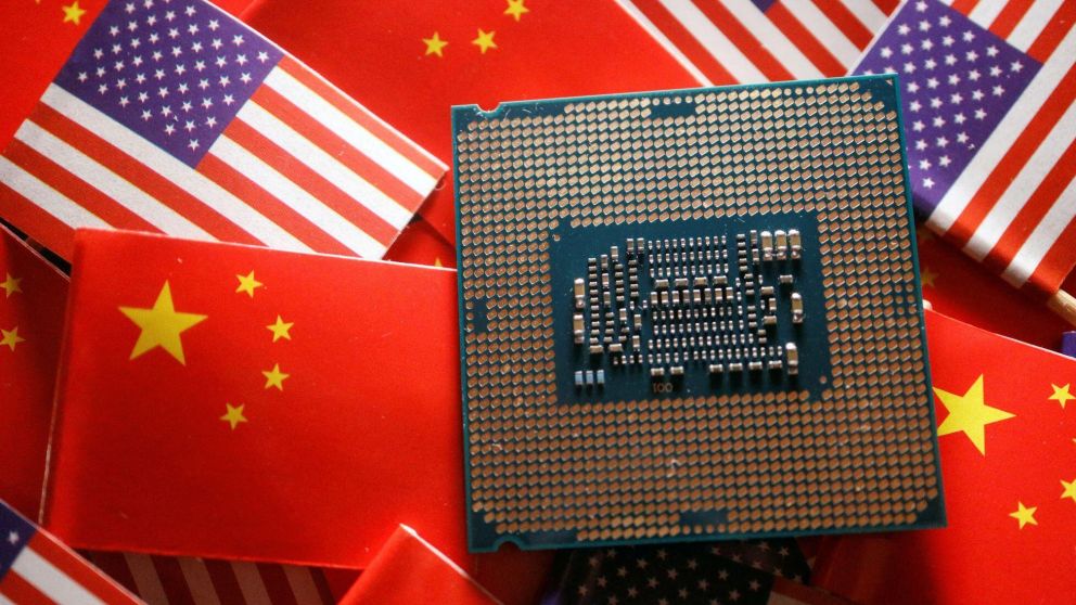 Resurge la guerra de chips con EEUU, y China bloquea uso de productos Intel y AMD