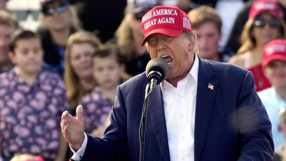 Trump anticipa un "ba�o de sangre" en el sector automotriz de EEUU si pierde las elecciones