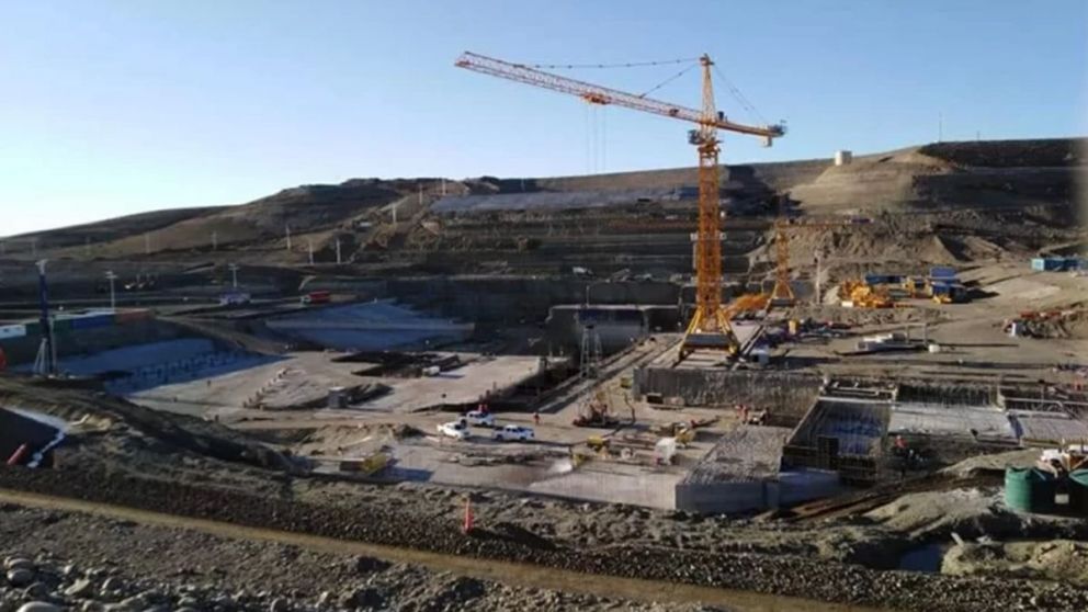 Represas de Santa Cruz: 1.800 despidos por falta de fondos