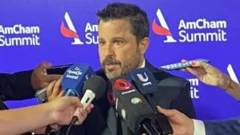 El diputado nacional de la Unión Cívica Radical dijo que confía en que el país va hacia "el camino de de estabilizar la macroeconomía", aunque dijo que el gobierno nacional lo está haciendo "bajo un costo social muy grande".