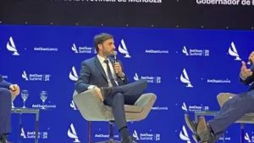 El gobernador de Chubut, Ignacio Torres, participó de la AmCham Summit 2024 en un panel titulado "La agenda federal" junto a su par cordobés Martín Llaryora y bajo la moderación del periodista Alejandro Fantino.