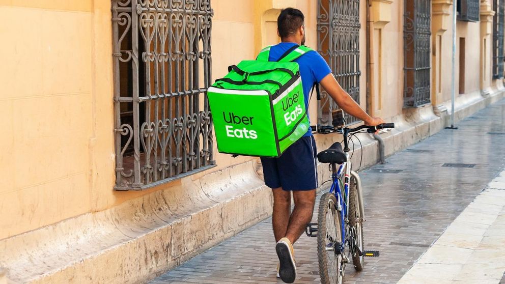 La norma prohíbe el uso de sistemas automatizados de seguimiento y toma de decisiones